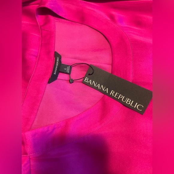 NWT Banana Republic SOFT SATIN PLEAT-BACK BLOUSE size L - Picture 3 of 5